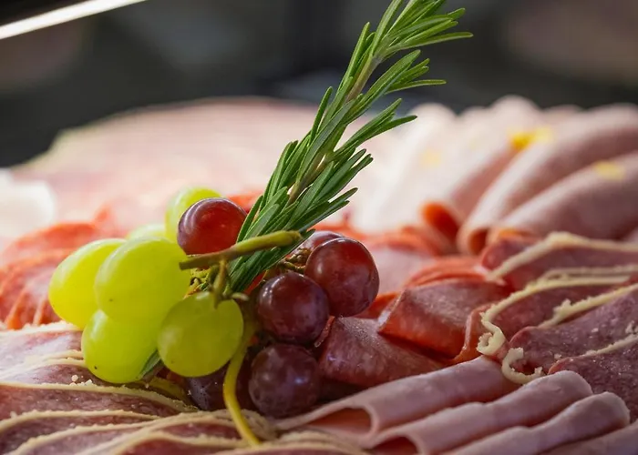 Ifa & Отель Шёнек